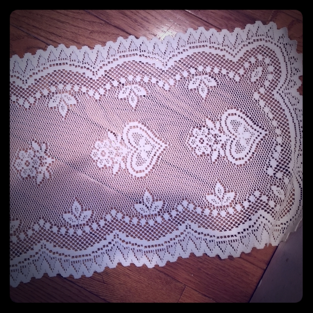 Table Runner - image 1